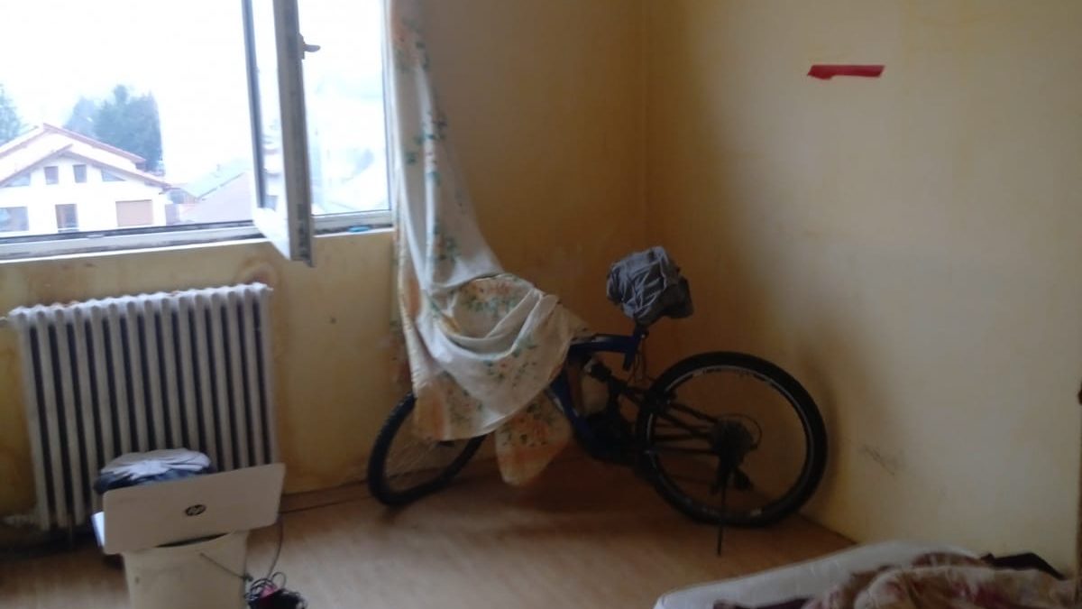 1c0619fe c024 4c39 a9f1 fb9582926c63 1200x675 - Vând Garsonieră