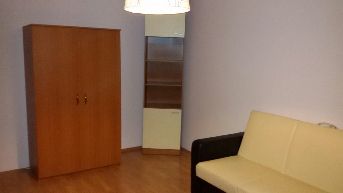 20150831 222311 resized 1200x675 - Inchiriez garsoniera zona Politehnica