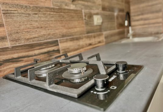 IMG 1673 536x370 - Vand garsoniera 33 mp in Drumul Taberei, bloc stradal reabilitat