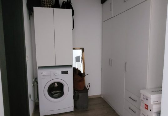 4b6f2ec7 4625 4f78 88c1 6bfd3da1d227 536x370 - Vand apartament cu 1 camera