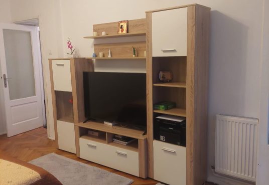 b731e398 81e1 4f85 a3b2 050693c6e545 536x370 - Propietar vand garsoniera dubla situata ultracentral