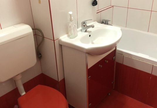 received 177425925268405 536x370 - Garsoniera