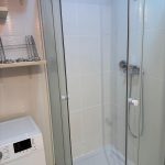 Baie 2 150x150 - V&acirc;nd garsonieră cu loc parcare teran l&acirc;ngă metrou Nicolae Teclu