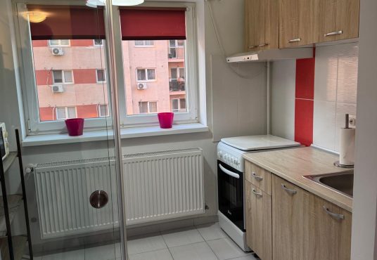 Bucatarie 1 536x370 - V&acirc;nd garsonieră cu loc parcare teran l&acirc;ngă metrou Nicolae Teclu
