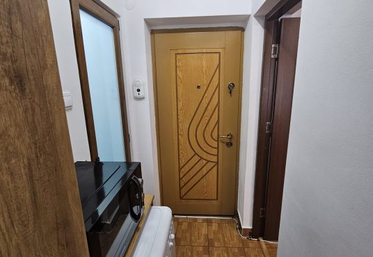 WhatsApp Image 2026 01 07 13 536x370 - Vand Garsoniera Str Traian Pitesti