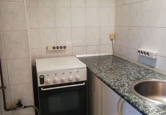 Bucatarie 536x370 - Apartament 1 camera la 12 minute Metrou Academia Militara, 8 minute de hotelul Marriott Cotroceni