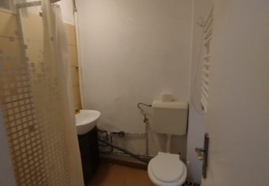 IMG 20260406 195056 536x370 - V&acirc;nd apartament decomandat cu o camera Calea Buziasului